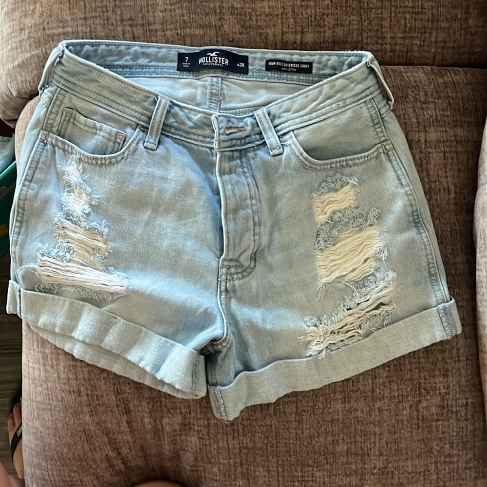 Hollister “high rise boyfriend shorts” size 28, barely worn
